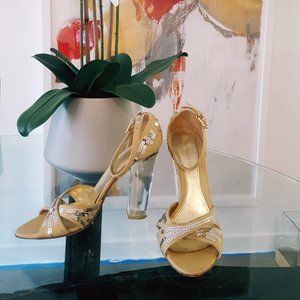 BCBG MAXAZRIA Made in Italy sandals